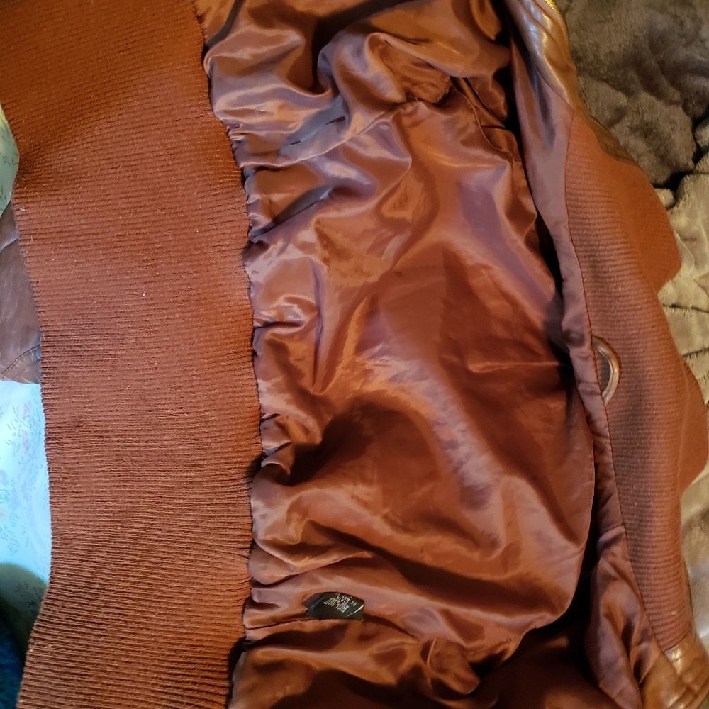 Vegan leather bomber jacket - Picture 8 of 8